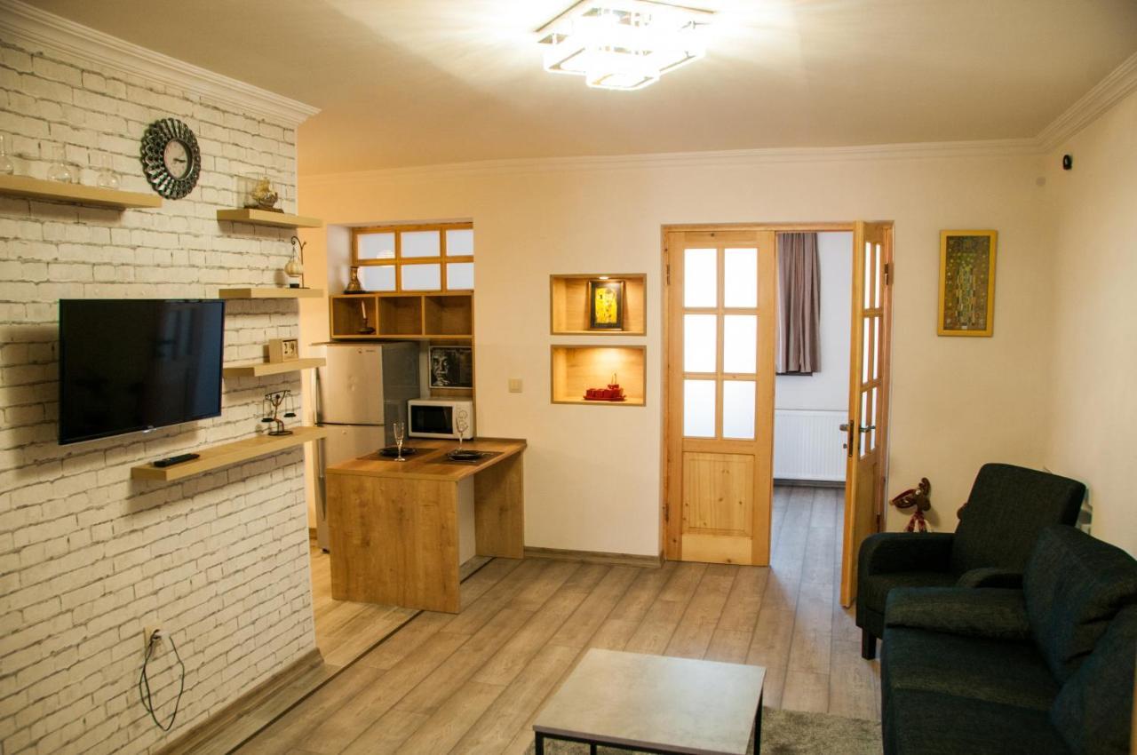 Apartment Near Church ティビリシ エクステリア 写真